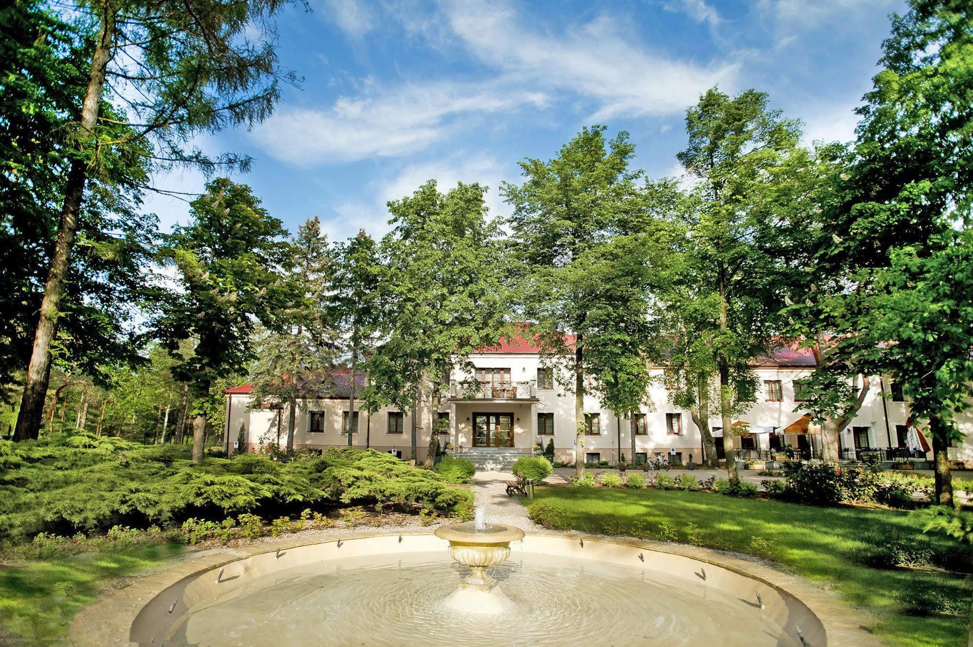 Park Rekreacyjno-Biznesowy Las Woda Wilga Exterior photo